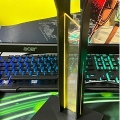 日本未発売！ASUS ヘッドホン ヘッドホンスタンドの画像