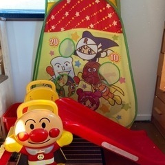 アンパンマン滑り台と、テント