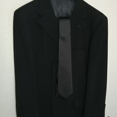 礼服上下、黒ネクタイ付き