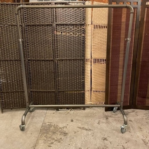 【売約済み】B パイプ　ハンガーラック　パイプハンガー　インダストリアル　店舗　什器　インテリア　キャスター　付き　検　頑丈　ガス管　溶接　アパレル　スチール　アイアン　コート掛け