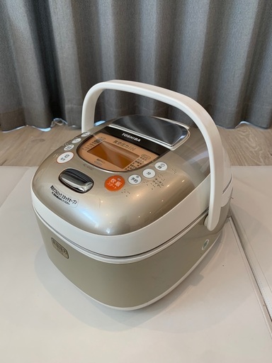 東芝 真空圧力IH炊飯器 RC-10VQC 5.5号炊き
