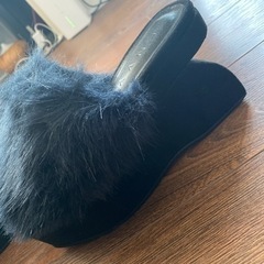 ENVYM ファーサンダルの画像