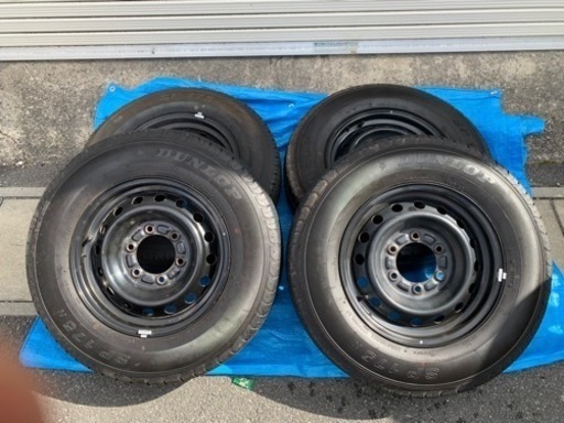 ハイエース ノーマルタイヤ 4本セット