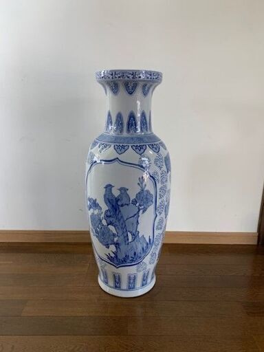 有田焼　染付の大壺　花鳥柄　高さ 約78cm 胴回り最大95.8cm　/ディスプレー　USED品