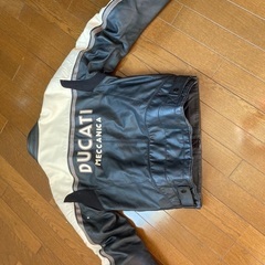 ライダースジャケット