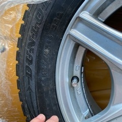 アルミとタイヤ４本の画像