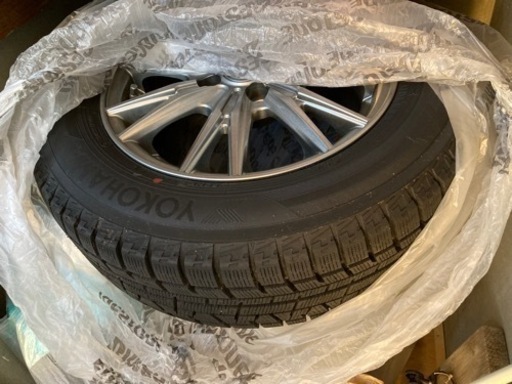 【2023/10/16までに受け取り可能な方限定】スタッドレスタイヤホイール付き4本セット（175/70R14）