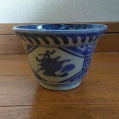 伊万里焼の向付です。