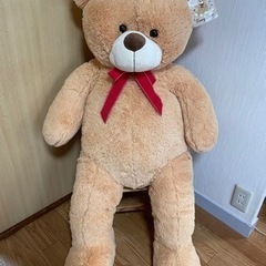 大きなくまのぬいぐるみ