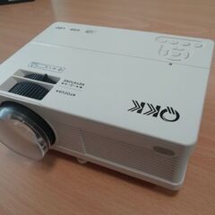 QKK小型プロジェクター　HDMIケーブル付き