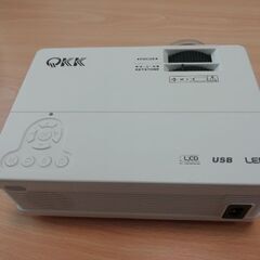 QKK小型プロジェクター　HDMIケーブル付きの画像