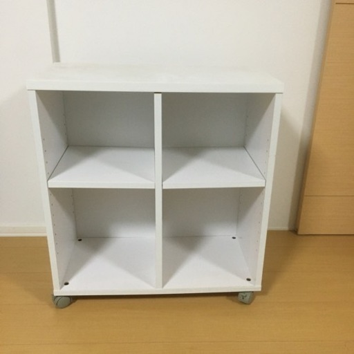 【値下げ中】本棚【キャスター付き】白