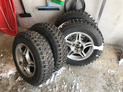 スパイクタイヤ　175 14インチ