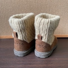 kidsムートンブーツ（13㎝）外では履かず美品の画像