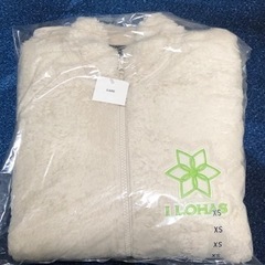 ユニクロ　いろはす　エコなフリース　オフホワイトの画像