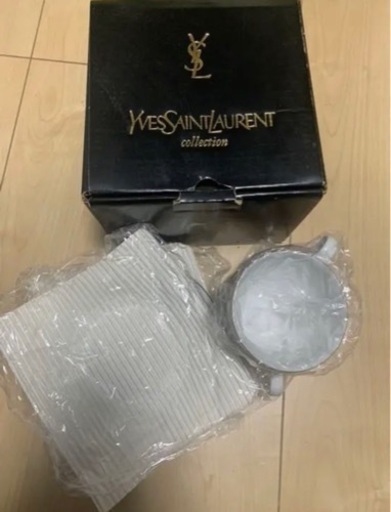 イブサンローラン モーニングペアセット