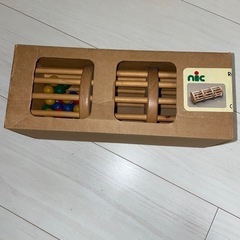 nic Rasselturm 木製おもちゃ