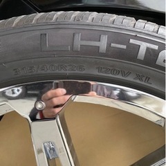 ハマーh2 H2 315/40/26 タイヤ&ホイール4本セットの画像