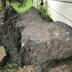 残りあと２個富士山の溶岩石　見に来てください♡の画像