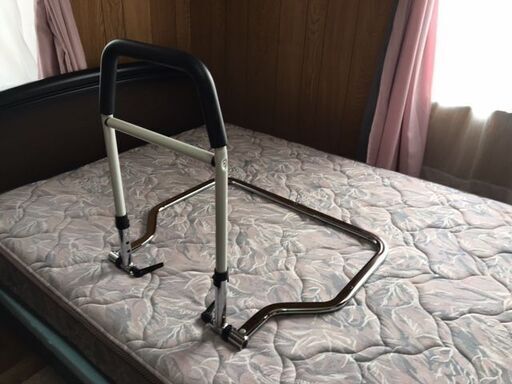 値下げしました。　起き上がり補助　手すり　ベッド用アーム　EZGLAM　介護