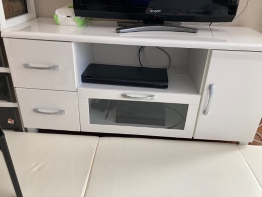 テレビ台　白色　鏡面仕上げ