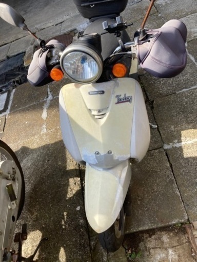 ホンダtodayとUber eatバッグとヘルメット