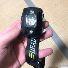 トレッキングポールとhead lampの画像