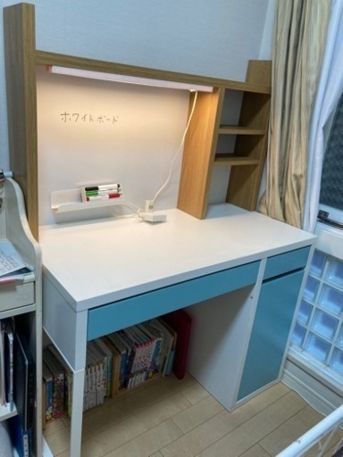 IKEA デスク　勉強机　LED ライトUSB付き