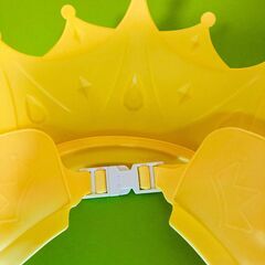 【未使用】かわいい王冠クラウン型シャンプーハット 水が前に流れにくい仕組み！の画像