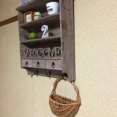 アンティーク風　飾り棚の画像