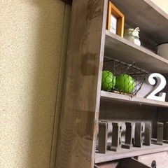 アンティーク風　飾り棚の画像