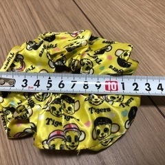 売約済！新品未使用！阪神タイガース　シュシュ　黄色の画像