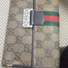 グッチ財布