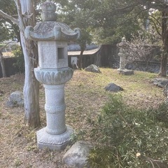 灯籠　巨大　庭石