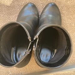 GUのショートブーツ黒の画像