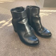 GUのショートブーツ黒
