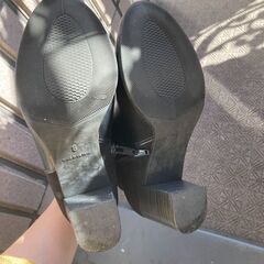 GUのショートブーツ黒の画像