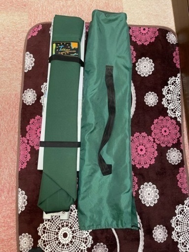 （新品ですが）１台　キャンプ用　折りたたみベッド