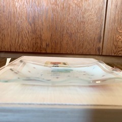 ガラスのお皿の画像