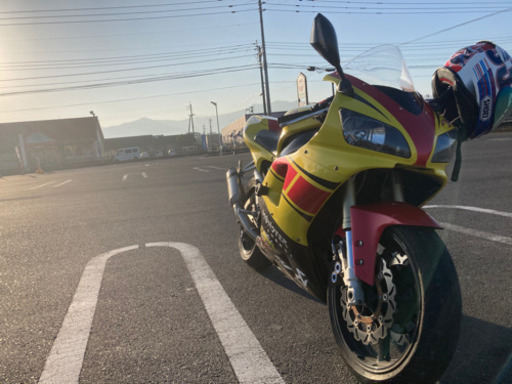 バイク YZF R-1