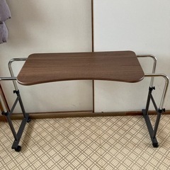ベッドテーブル