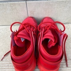 adidas TUBULAR NOVAの画像