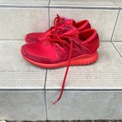adidas TUBULAR NOVAの画像