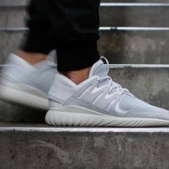 adidas TUBULAR NOVAの画像