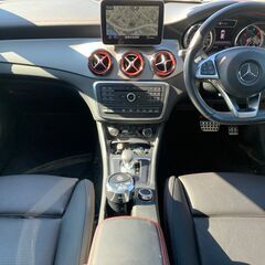 自社ローン　保証人不要　最大84回　頭金不要 メルセデスＡＭＧ GLAクラスGLA 45 4マチック 4WD　法人ワンオーナー　黒革パワーシート （ブラック）の画像