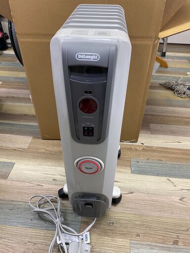 美品 DeLonghi デロンギ オイルヒーター H770812EFS 8畳 サーマルカットフィン