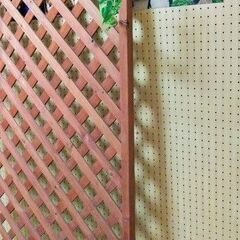 木製　格子パネルの画像
