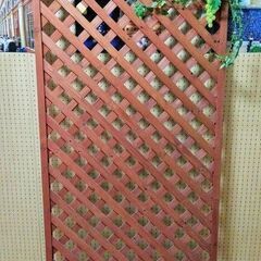木製　格子パネルの画像