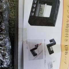 デジタル時計付き　USBハブの画像