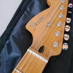 超美品　Fender Jimi Hendrix ストラトキャスター　リバースヘッド　3トーンサンバースト　アンプなどオマケ付きの画像